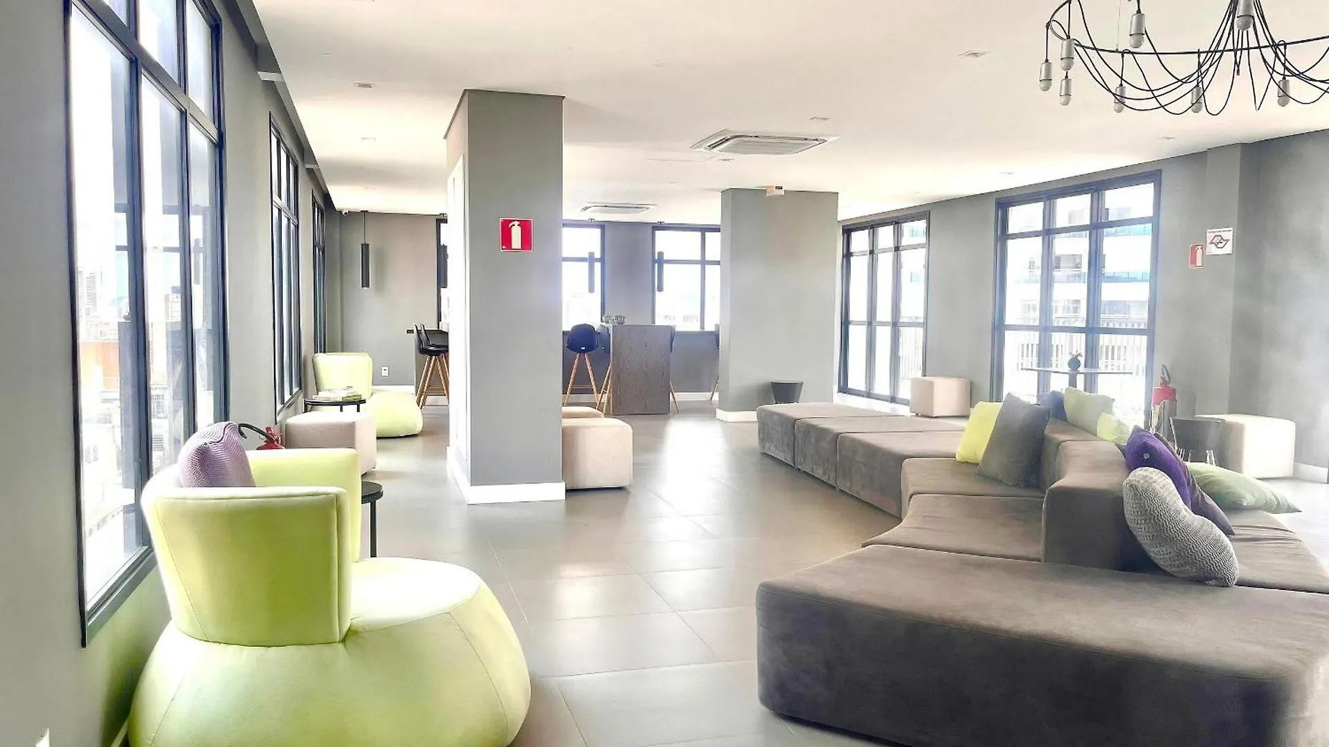 Moderno - Ar Condicionado, Estacionamento E Piscina Apartment Sao Paulo